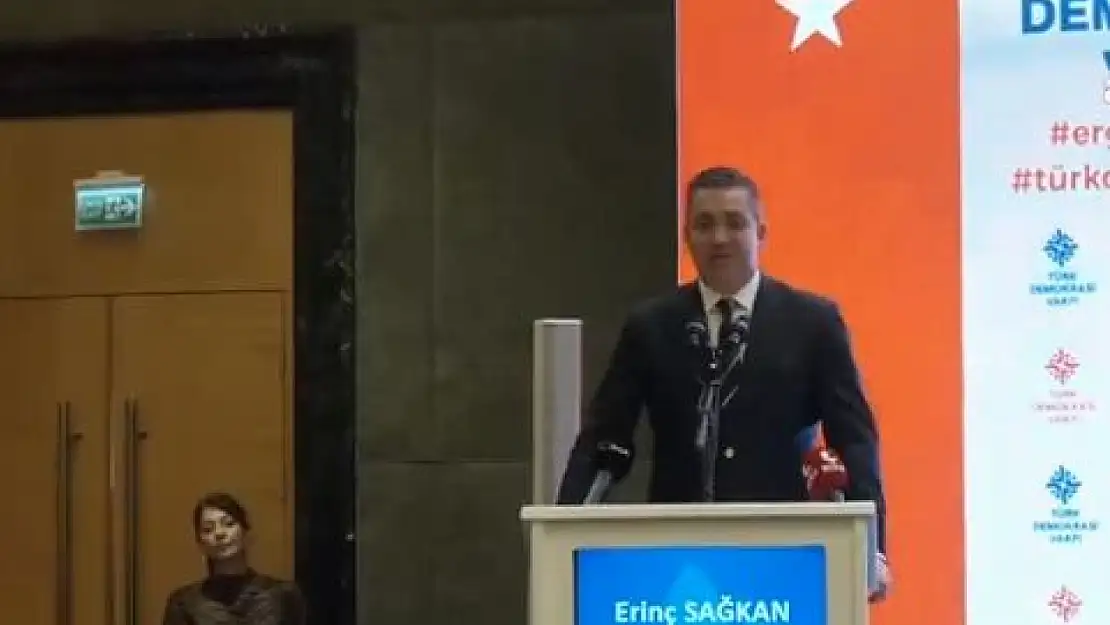 Türk Demokrasi Vakfı kurucusu hukukçu Prof. Dr. Ergun Özbudun, vefatının 1. yılında anayasa ihlallerinin konuşulduğu etkinlikle anıldı